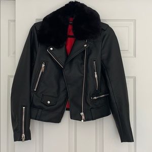 Perfect Zara leather moto jacket w/fur collar